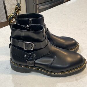 Dr. Martens Men’s SZ.9/ Women’s SZ.10 Jaimes Leather Harness Chelsea Boots NWOB